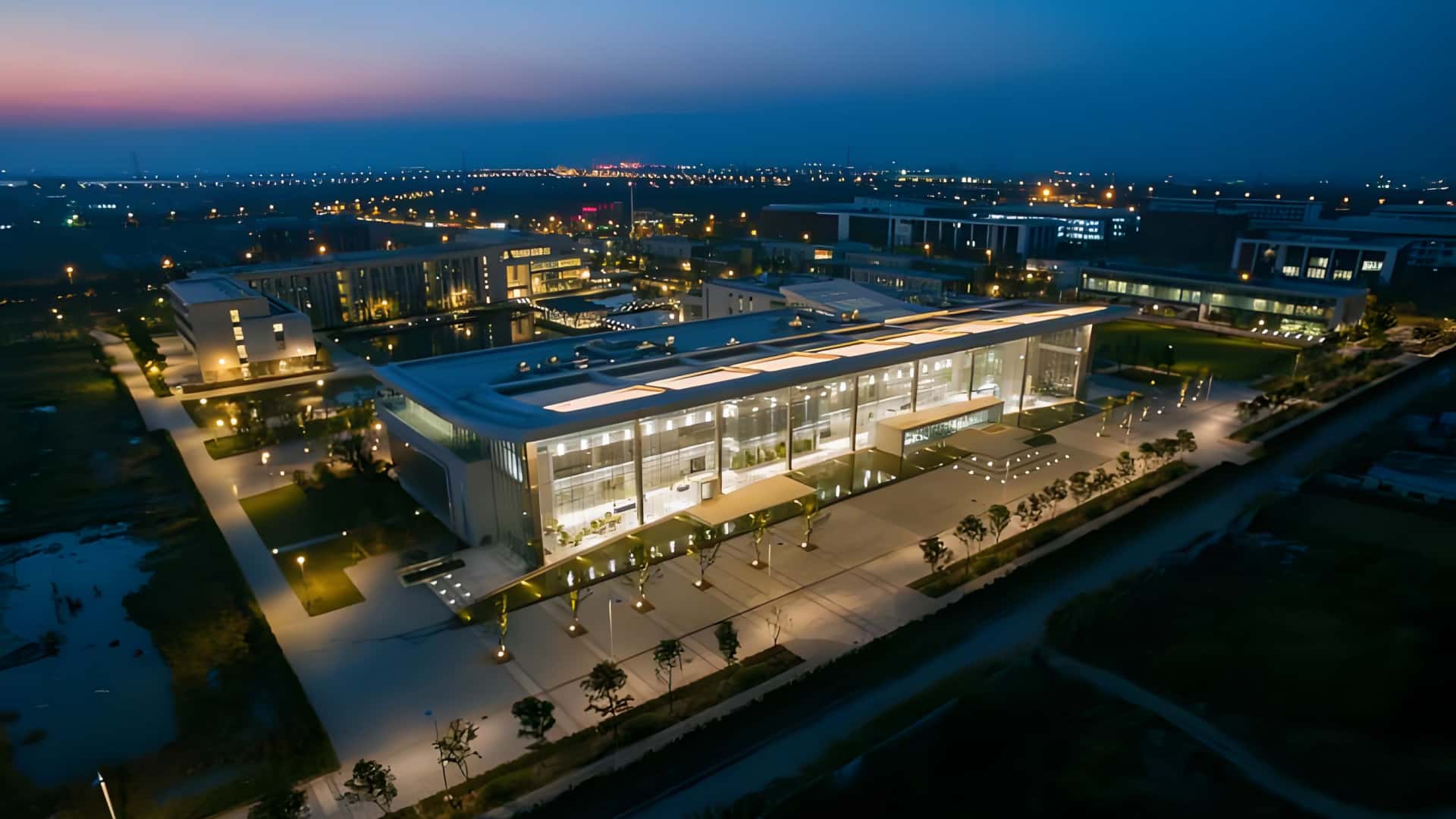 Kunshan Duke University Ua tiav Lub Tshuab Saib Xyuas Huab Cua Zoo Thoob Plaws Tsev Kawm Ntawv